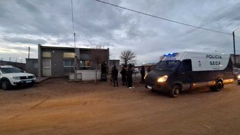 un joven baleado en la calle en plaza huincul fue hospitalizado de urgencia