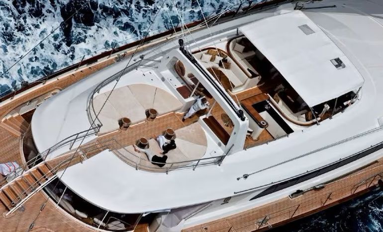 La cubierta del Bayesian, que se naufragó en Sicilia. La cubierta del Bayesian, que se naufragó en Sicilia.