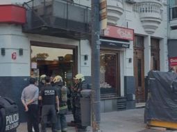 Al menos dos personas resultaron intoxicadas. Al menos dos personas resultaron intoxicadas.