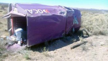 susto: empleado de oca volco sobre la ruta nacional 151 susto: empleado de oca volco sobre la ruta nacional 151