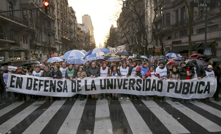 Marcha realizada el año pasado en Buenos Aires en defensa de las universidades nacionales.