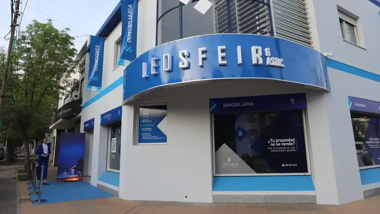 La inmobiliaria Leo Sfeir inauguró su nueva sede en Santa Fe y Talero
