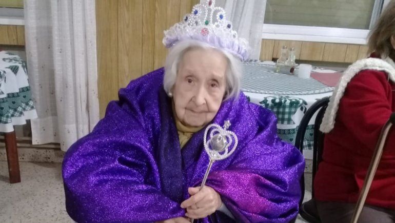 Un concurso de disfraces revolucionó un hogar de ancianos