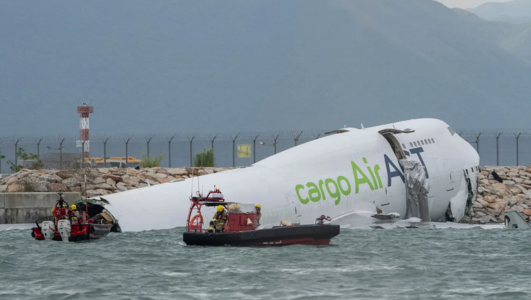 El avión no emitió ninguna señal de emergencia antes de salir de Dubai.