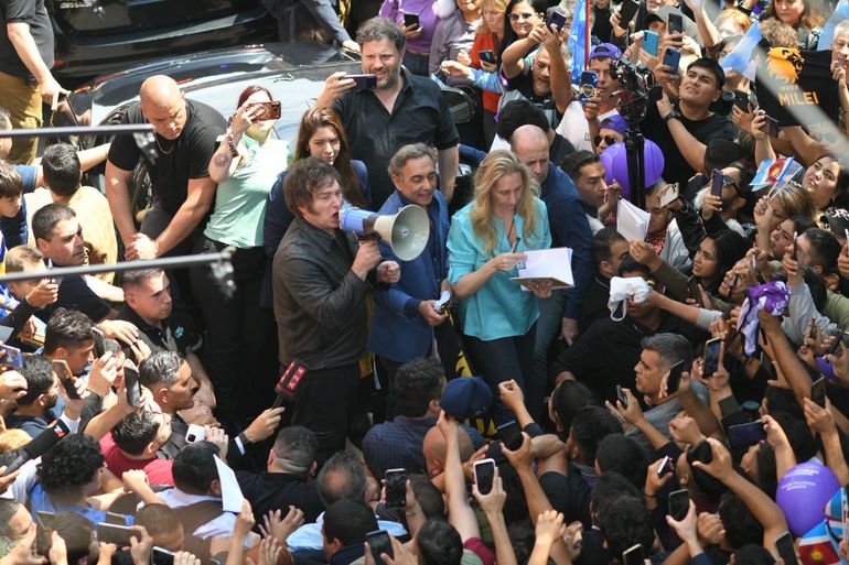 Milei criticó a Cristina Kirchner en Santiago del Estero: La líder de ellos anda con tobillera