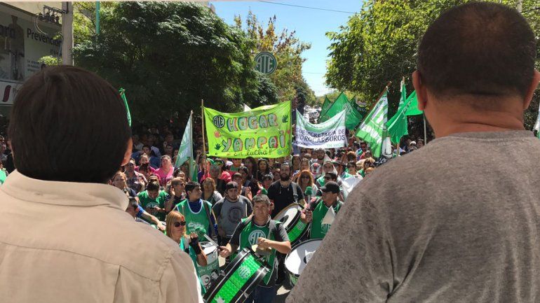 ATE aprobó la última propuesta del Gobierno y los estatales recibirán un bono de $6.000