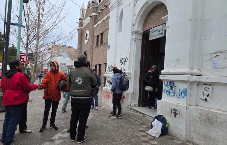 Brindan atención médica a personas en situación de calle en la Catedral de Neuquén: días y horarios