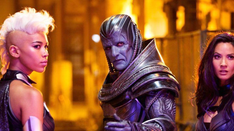 Storm (Alexandra Shipp) junto a Apocalipsis (Oscar Isaac)
