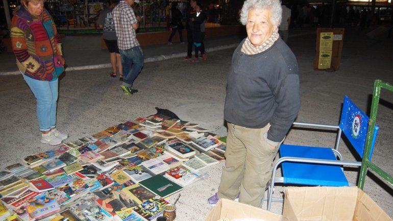 Victoria Cofré es la librera más querida del balneario.