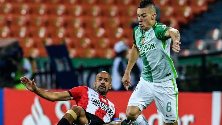Estudiantes La Plata perdió esta noche por goleada en Medellín ante Atlético Nacional por 4 a 1 por la cuarta fecha del Grupo 1 de la Copa Libertadores.