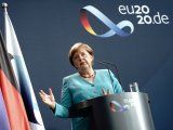 La canciller alemana, Angela Merkel, durante una videoconferencia de prensa conjunta con la jefa de la Comisión Europea Ursula von der Leyen, en Berlín, Julio 2, 2020.   Kay Nietfeld/Pool vía Reuters