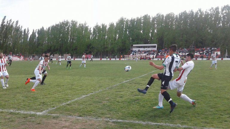 El Rojo no pudo ante Cipo y perdió 1 a 0 en La Chacra