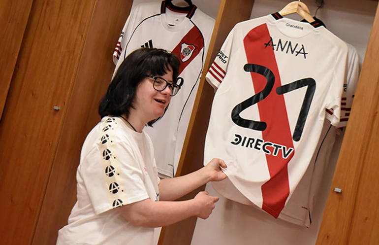 Los números modificados en la camiseta de River.