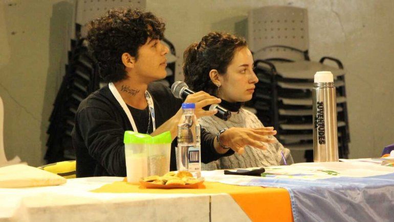 Estudiantes secundarios comprometidos con la organización política 