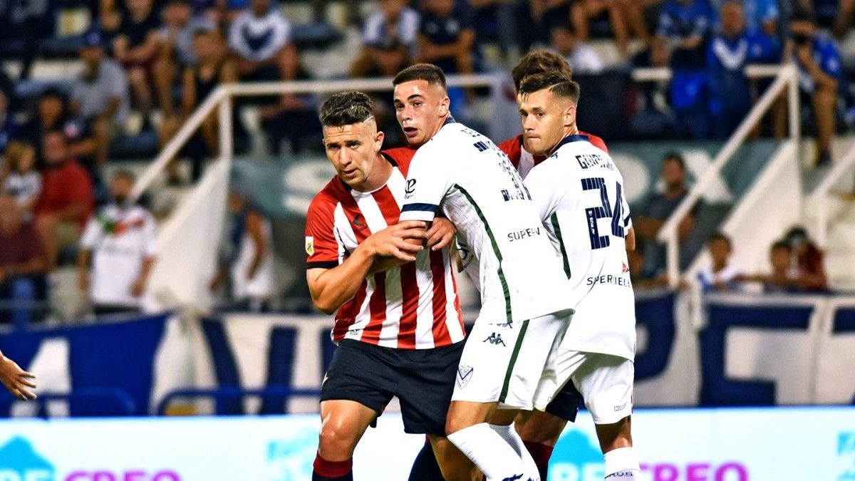 Vélez y Estudiantes disputan la final de la Copa de la Liga Profesional: hora, formaciones y TV thumbnail