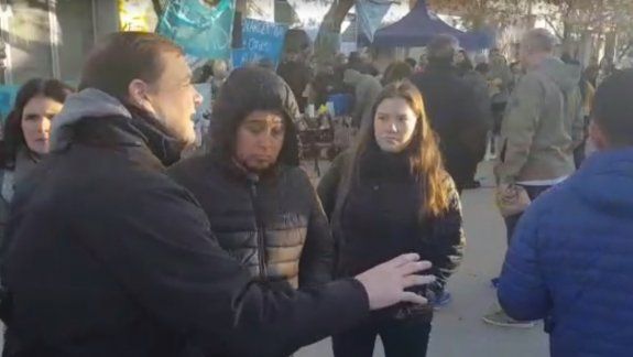 Providas atacaron a periodistas afuera de los tribunales cipoleños