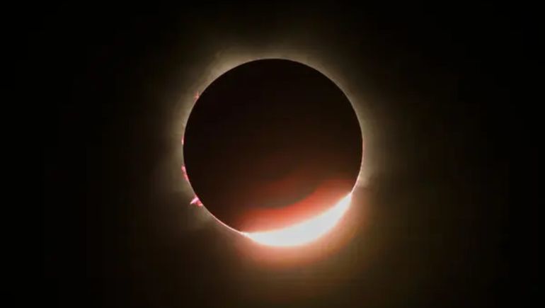 Eclipse de sol: se hizo de noche en plena tarde