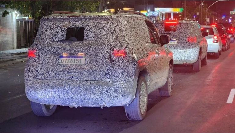 Foto espía del Jeep Renegade 2027. Foto: Placa Verde. Foto espía del Jeep Renegade 2027. Foto: Placa Verde.