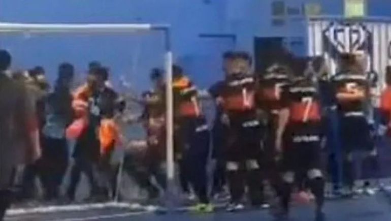 La pelea en el partido de futsal terminó con un apuñalado.