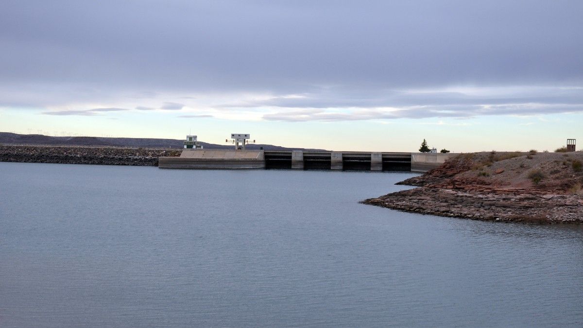 Neuquén avanza con una ley para cobrar un canon por el uso del agua a las hidroeléctricas thumbnail