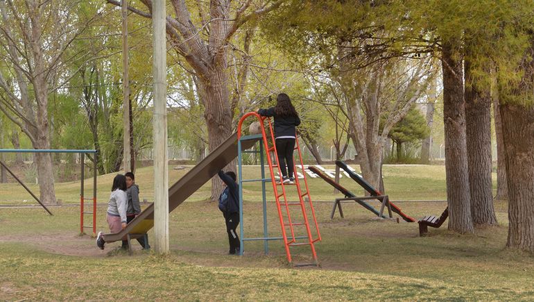 Isla Jordán, Cipolletti. Isla Jordán, Cipolletti.