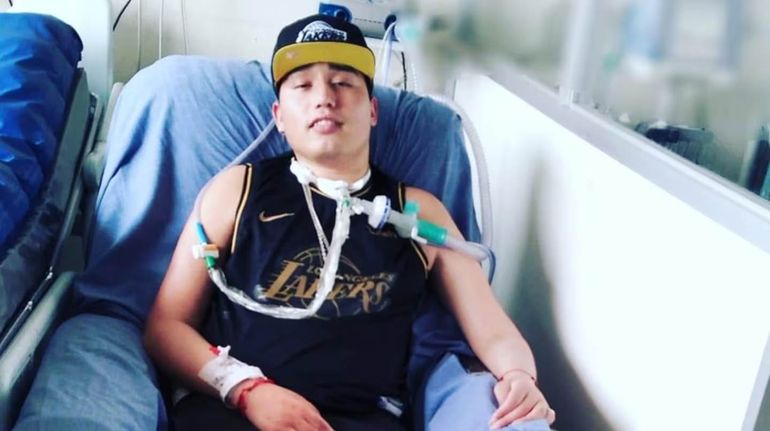 Marco Antonio tenía 28 años y había quedado discapacitado después de sufrir un disparo en medio de un tiroteo en diciembre de 2018. Marco Antonio tenía 28 años y había quedado discapacitado después de sufrir un disparo en medio de un tiroteo en diciembre de 2018.