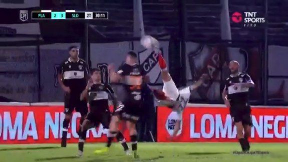 El golazo soñado de Gabriel Rojas para el Ciclón.