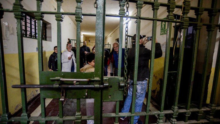 Una puerta a la historia: comenzaron las visitas guiadas al predio de la ex cárcel U9