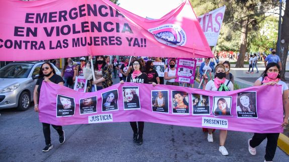 Violó la perimetral para agredir a su ex: el botón antipánico la salvó