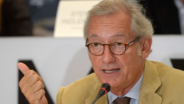 La justicia catalana analiza el teléfono del heredero de Isak Andic, en medio de nuevas dudas sobre lo que ocurrió durante la excursión familiar en Collbató.