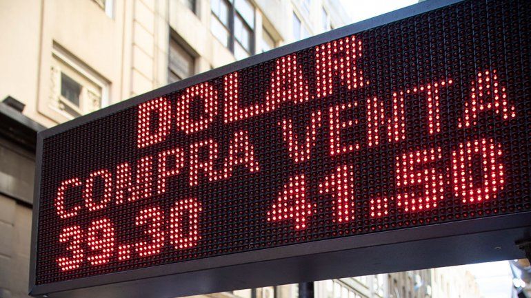 El dólar subió otra vez y superó la barrera de los 41 pesos