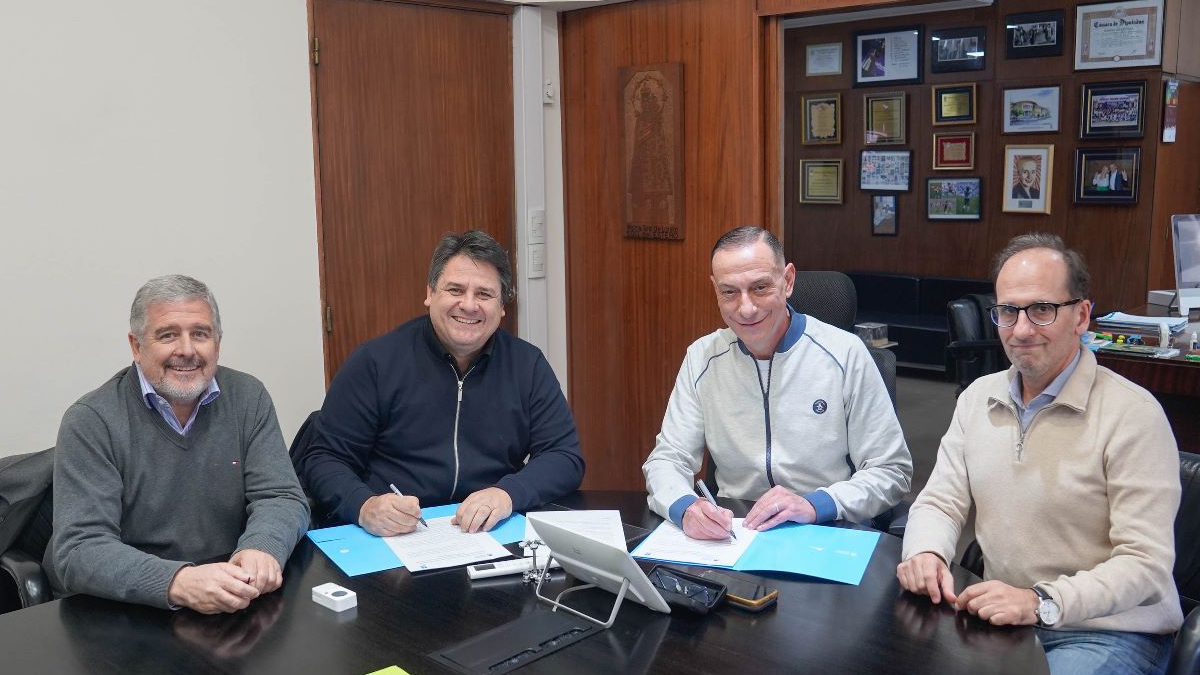 Gaido consiguió el dinero para pavimentar la Avenida Los Paraísos 