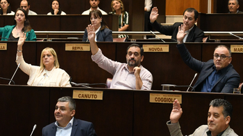 La Legislatura aprobó la ley enviada por Figueroa. La Legislatura aprobó la ley enviada por Figueroa.