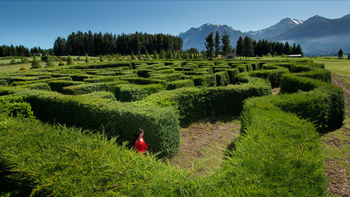 Laberinto Patagonia está a pocos kilómetros de la localidad de El Hoyo, en Chubut, y se llega fácilmente desde Esquel. Laberinto Patagonia está a pocos kilómetros de la localidad de El Hoyo, en Chubut, y se llega fácilmente desde Esquel.
