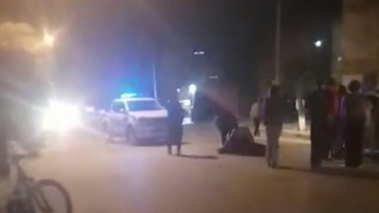 Peligroso motociclista ocasionó un triple choque en Cipolletti