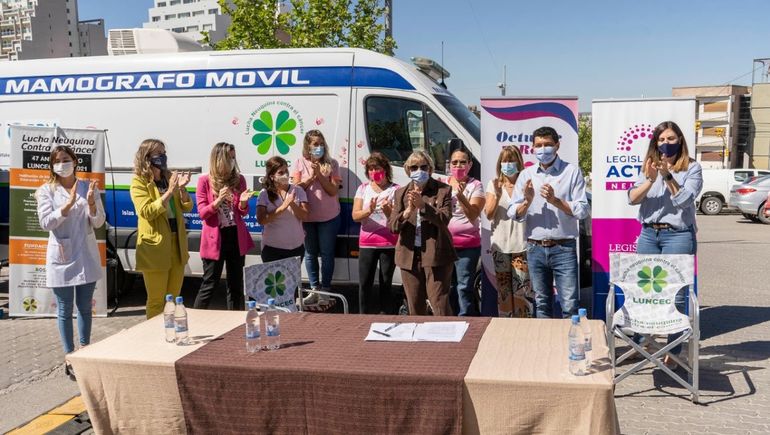 La Legislatura y LUNCEC firmaron un convenio para mejorar el acceso al mamógrafo móvil