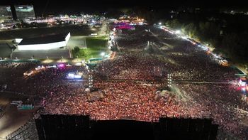 fiesta de la confluencia dia 3: la isla 132 desbordo con el agite del rock