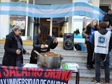Docentes de universidades realizan un paro este viernes.