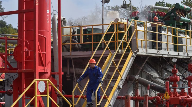 Los puestos laborales más requeridos por Vaca Muerta. REUTERS/Pavlo Palamarchuk