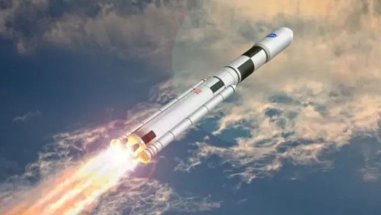 La NASA reveló fotos increíbles de su nuevo cohete lunar