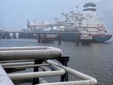 FOTO DE ARCHIVO: Unidad Flotante de Almacenamiento y Regasificación de GNL. Reuters.