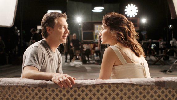 Mirarse a los ojos y jugar de memoria. Tanto Suar como Bertuccelli se conocen como si hubieran trabajado en cientos de películas. No es así, pero sucede. Por eso, ambos celebran la química que han generado y que les permite tener una conexión que traspasa