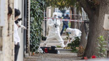 La principal hipótesis es que a la abuela la asesinaron en un robo. La principal hipótesis es que a la abuela la asesinaron en un robo.