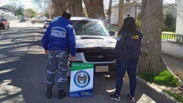 Hallaron en Centenario una camioneta usada para robar en Río Negro