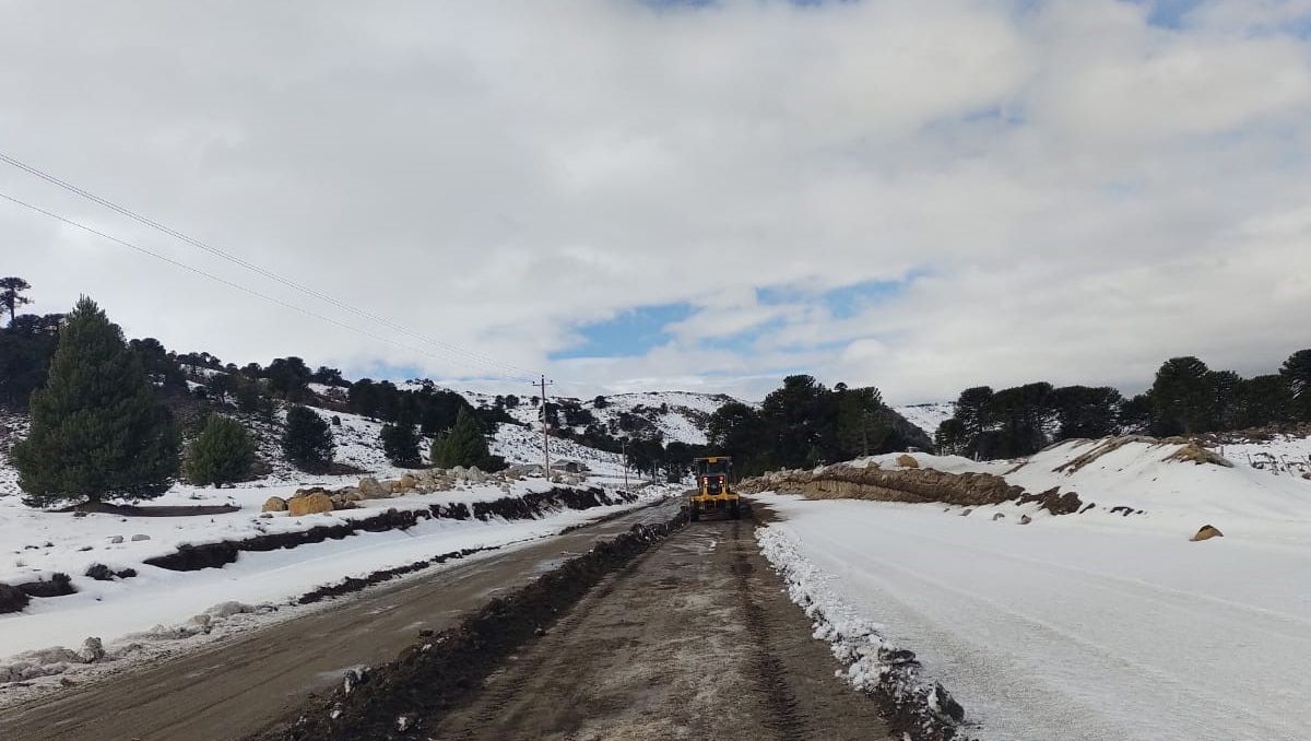Trabajan en la Ruta 23 para garantizar su transitabilidad