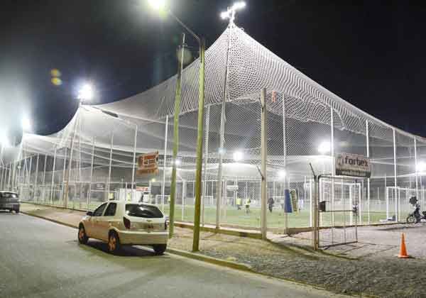 Ya hay más de 40 canchas de césped sintético en Neuquén
