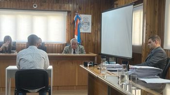 El video de una cámara de vigilancia particular fue exhibido por la policía de Tierra del Fuego en el segundo día del juicio oral por el crimen de Franco García, de 21 años. El video de una cámara de vigilancia particular fue exhibido por la policía de Tierra del Fuego en el segundo día del juicio oral por el crimen de Franco García, de 21 años.