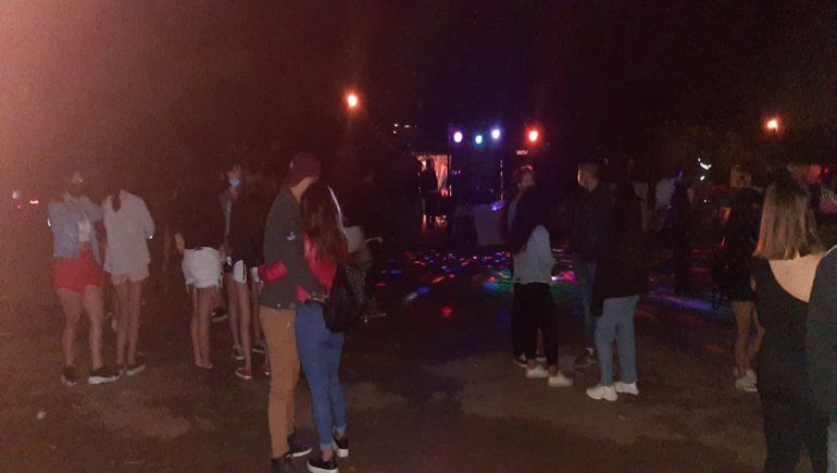 Alrededor de 60 personas participaba de la fiesta clandestina cuando llegó la Policía.