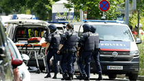 Según la cadena de radio estatal de Austria, el tiroteo fue efectuado por un estudiante.