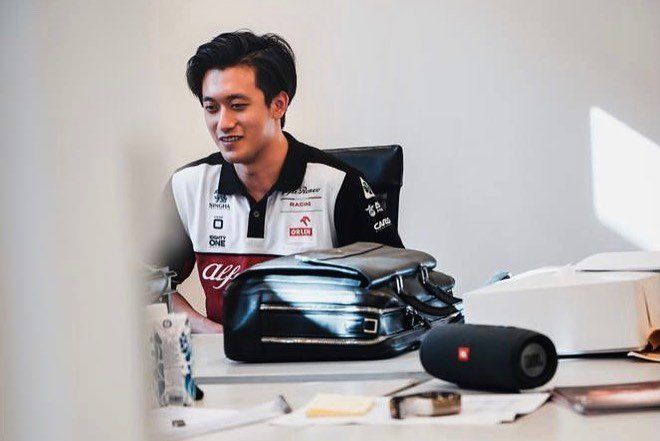 Guanyu Zhou debutará esta temporada en la Fórmula 1 como piloto de Alfa Romeo y señaló que no podría haber mejor compañero de equipo como Valtteri Bottas.